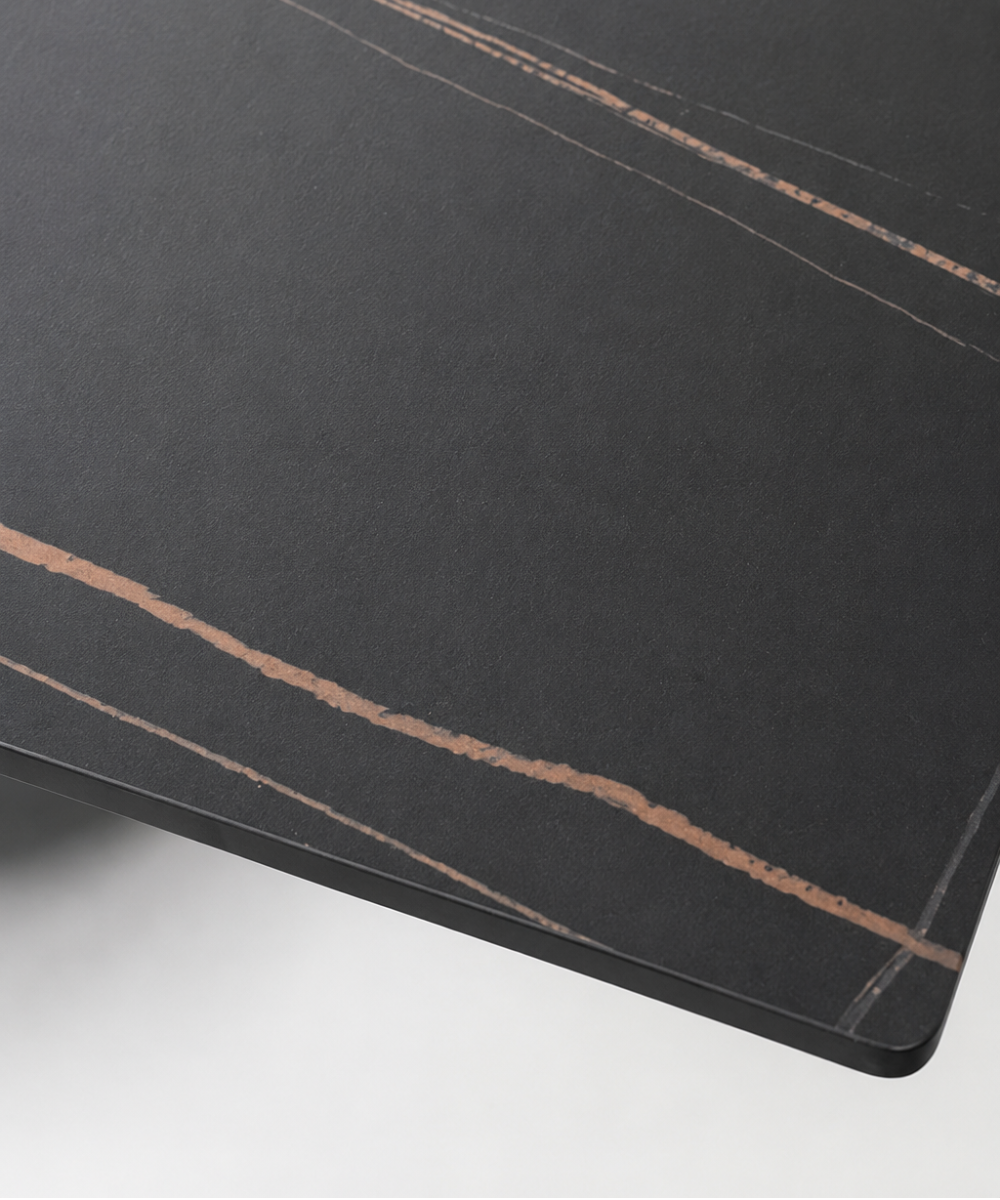 Mesa Vanta | Mesa de Comedor con Top Cerámico Negro Mate y Base Metálica