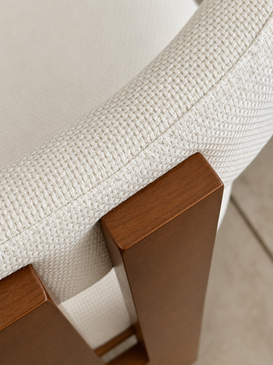 Silla de Comedor Mila | Silla Tapizada con Estructura en Madera