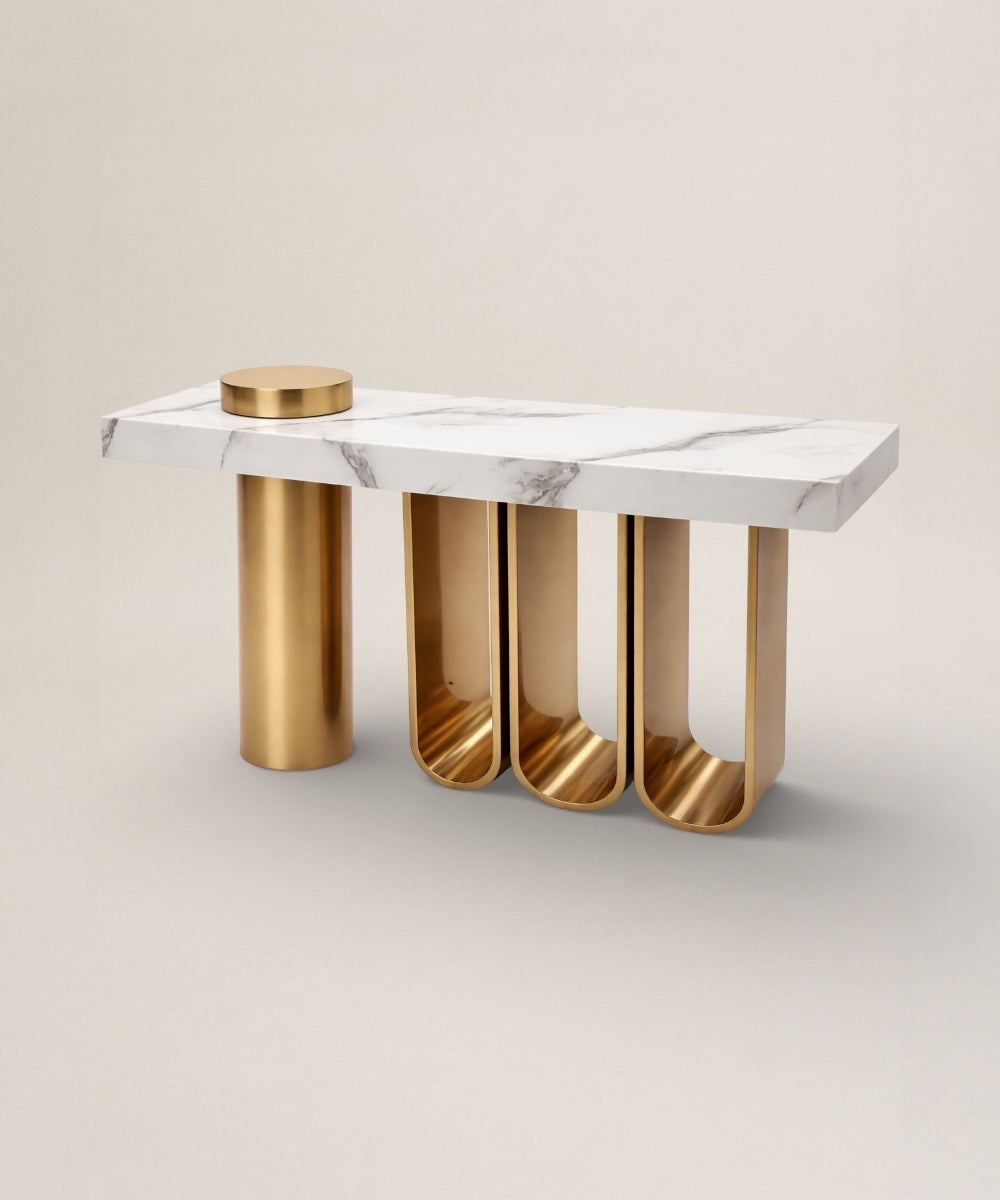 recibidor con base metaliza y top de mármol blanco